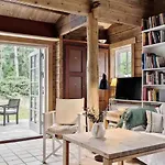 Charming Log House In Asserbo's Nature 別荘 Frederiksværk